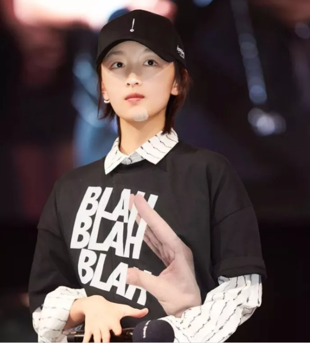 今年秋冬最chic！原來短發(fā)和帽子這么配??！
